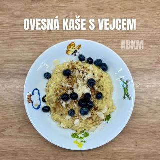 🥚🥣 OVESNÁ KAŠE S VEJCEM 🥣🥚 (2 porce, dětská a dospělá) Tohle je skvělý a velmi chutný způsob, jak povýšit výživovou...
