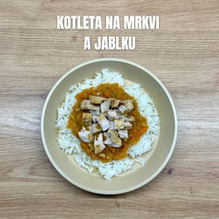 🥕🍎🐷 VEPŘOVÁ KOTLETA NA MRKVI A JABLKU 🐷🍎🥕 (pro celou rodinu) 🧡 500 g kotlety 💛 500 g mrkve 🧡 1 cibule 💛 1 jablko 🧡 1/4...